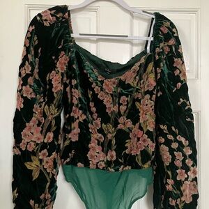 Floral body suit never worn